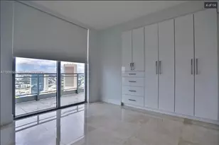 90 SW 3rd St, Miami, FL 33130 - Photo 4
