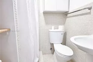 334 W 36th Terrace, Hialeah, FL 33012 - Photo 10