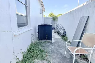 334 W 36th Terrace, Hialeah, FL 33012 - Photo 18