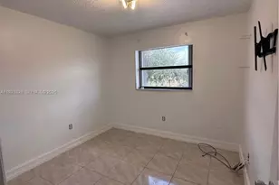 5255 W 26th Ct, Hialeah, FL 33016 - Photo 8