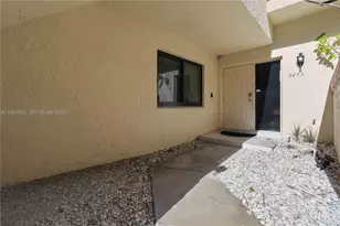 3475 Emerald Oaks Dr, Hollywood, FL 33021 - Photo 4