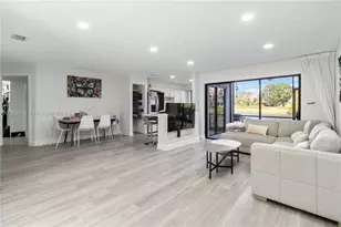 3475 Emerald Oaks Dr, Hollywood, FL 33021 - Photo 6