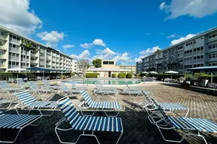 330 SE 2nd St, Hallandale Beach, FL 33009 - Photo 26