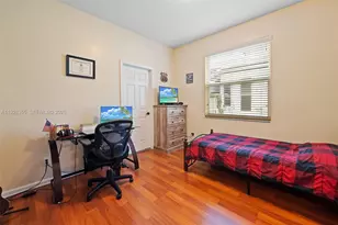 600 E Cypress Pointe Dr E, Pembroke Pines, FL 33027 - Photo 22