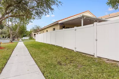 3712 NE 16th St, Homestead, FL 33033 - Photo 6