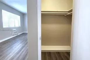 934 Meridian Ave, Miami Beach, FL 33139 - Photo 2