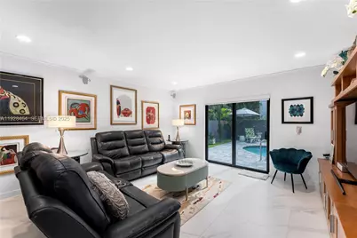 550 W 51st St, Miami Beach, FL 33140 - Photo 10