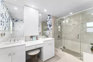 550 W 51st St, Miami Beach, FL 33140 - Photo 14