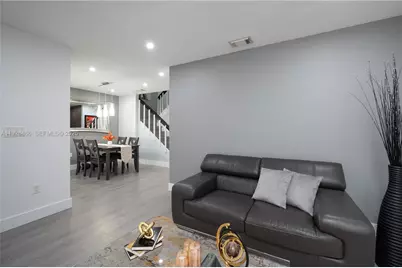 15863 SW 71st St, Miami, FL 33193 - Photo 6