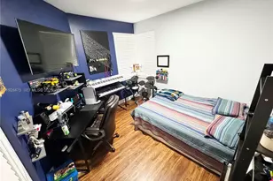 1525 W Lacosta Dr W, Pembroke Pines, FL 33027 - Photo 30