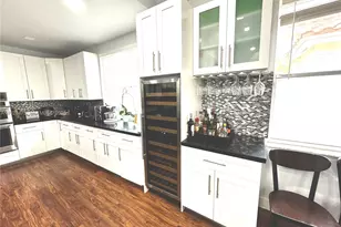 1525 W Lacosta Dr W, Pembroke Pines, FL 33027 - Photo 22