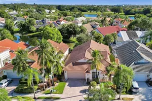 1525 W Lacosta Dr W, Pembroke Pines, FL 33027 - Photo 2