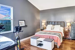 1525 W Lacosta Dr W, Pembroke Pines, FL 33027 - Photo 24