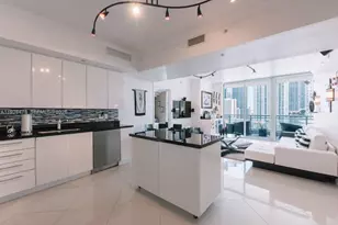 92 SW 3rd St, Miami, FL 33130 - Photo 4