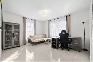 701 NE 6th St, Hallandale Beach, FL 33009 - Photo 8