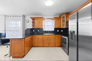 701 NE 6th St, Hallandale Beach, FL 33009 - Photo 6