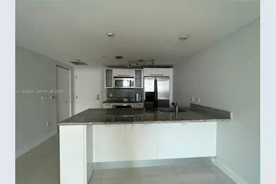185 SW 7th St #2914, Miami, FL 33130 - Photo 4