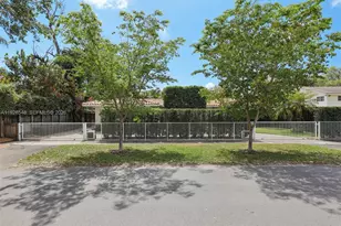 360 Menores Ave, Coral Gables, FL 33134 - Photo 4