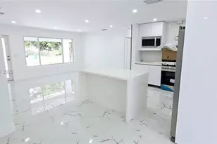 2530 NW 111th St, Miami, FL 33167 - Photo 10