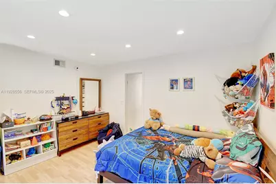 1057 NE 202nd Ln, Miami, FL 33179 - Photo 24