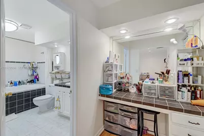 1057 NE 202nd Ln, Miami, FL 33179 - Photo 20