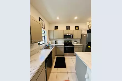 711 SW 11th St, Florida City, FL 33034 - Photo 4