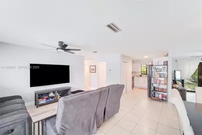 10350 SW 4th St, Sweetwater, FL 33174 - Photo 6