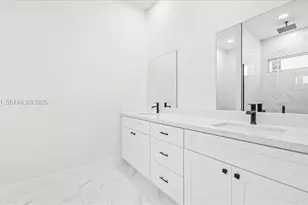 840 Guinne Ln, Lehigh Acres, FL 33974 - Photo 24