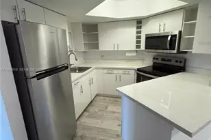 8353 Lake Dr, Doral, FL 33166 - Photo 6