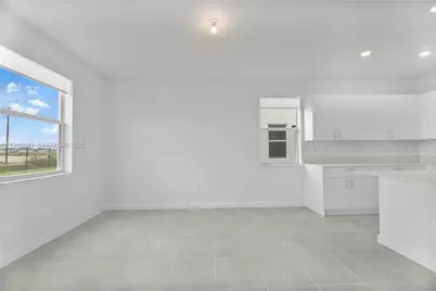 2498 SE 25th Ct, Homestead, FL 33035 - Photo 8