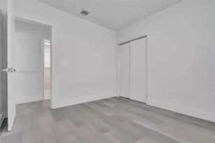 1041 NE 169th St, Miami, FL 33162 - Photo 12