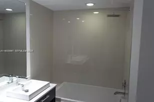 45 SW 9th St, Miami, FL 33130 - Photo 14