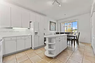 10750 NW 66th St, Doral, FL 33178 - Photo 44