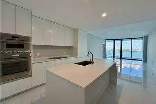 700 NE 24th St, Miami, FL 33137 - Photo 1