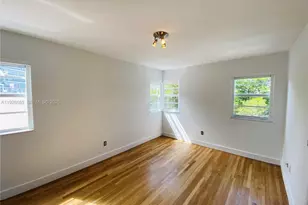 6881 Bay Dr, Miami Beach, FL 33141 - Photo 12