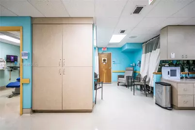 7600 S Red Rd, South Miami, FL 33143 - Photo 14