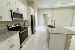 313 Hermosa Ave, Lehigh Acres, FL 33974 - Photo 6