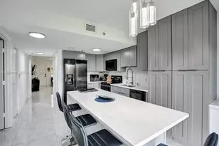 9470 Tangerine Pl, Davie, FL 33324 - Photo 8