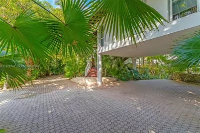 655 N Mashta Dr, Key Biscayne, FL 33149 - Photo 2