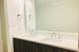 488 NE 18th St, Miami, FL 33132 - Photo 16