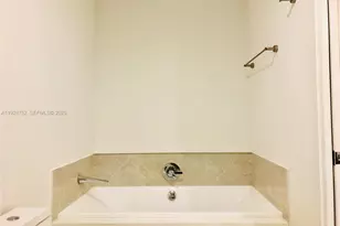 488 NE 18th St, Miami, FL 33132 - Photo 14