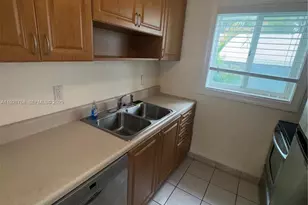 401 Collins Ave, Miami Beach, FL 33139 - Photo 10