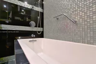 600 Three Islands Boulevard, Hallandale Beach, FL 33009 - Photo 10