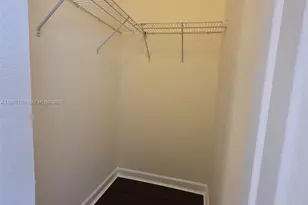 8841 W 34th Ct, Hialeah, FL 33018 - Photo 20