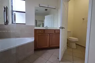 8841 W 34th Ct, Hialeah, FL 33018 - Photo 16