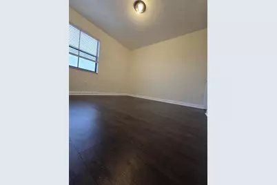 8841 W 34th Ct, Hialeah, FL 33018 - Photo 22