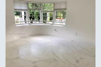 1000 Meridian Ave #23, Miami Beach, FL 33139 - Photo 2