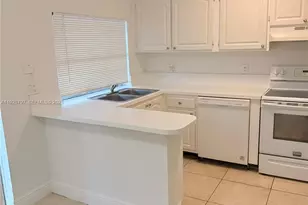 4431 Treehouse Ln, Tamarac, FL 33319 - Photo 8