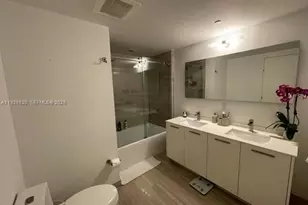 1300 Brickell Bay Dr, Miami, FL 33131 - Photo 10