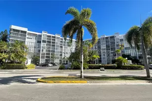 800 Parkview Dr, Hallandale Beach, FL 33009 - Photo 22